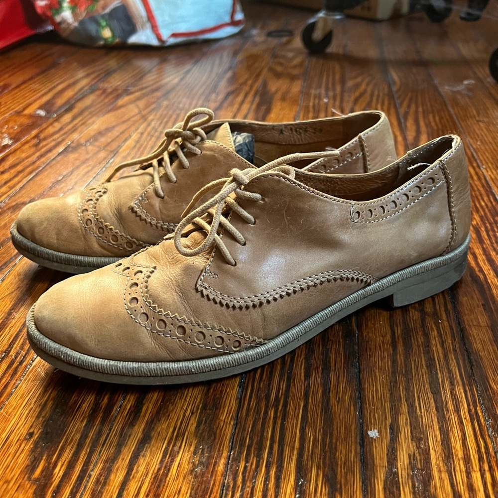 Tan leather oxfords women 38